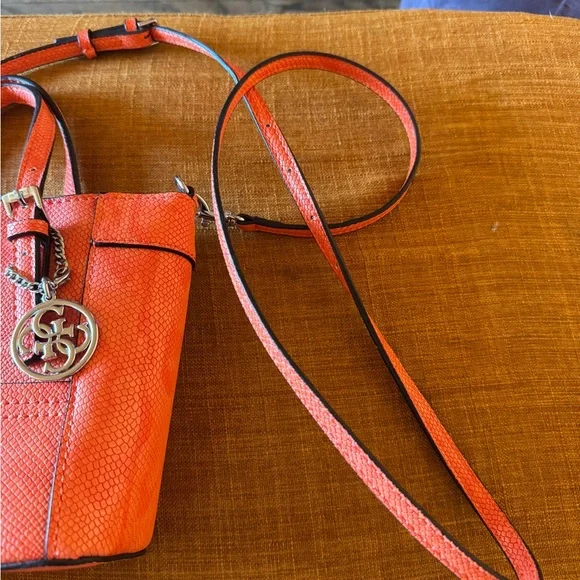 Guess Dayan Shopper Purse/crossbody. NWOT - Picture 2 of 8